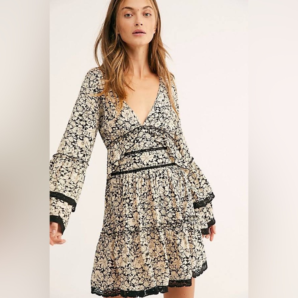 A free people kristall ruffle sleeved floral mini dress NWT